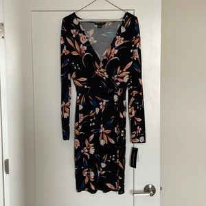 French Connection - blue flower, size 4